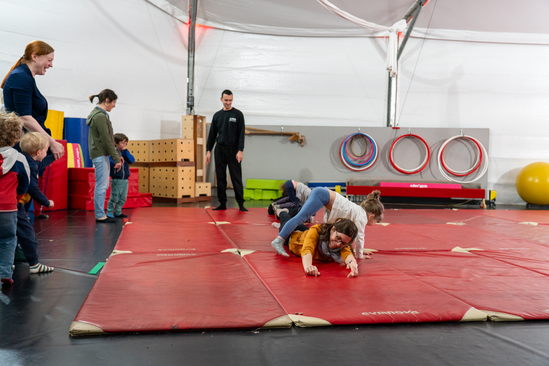 Atelier de cirque parent et enfant au CIAM, Aix-en-Provence